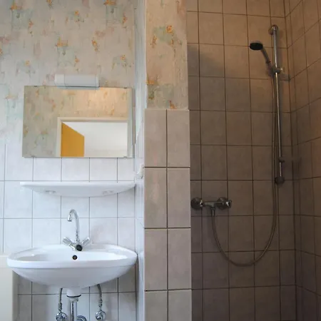 Schule 4 Apartman *