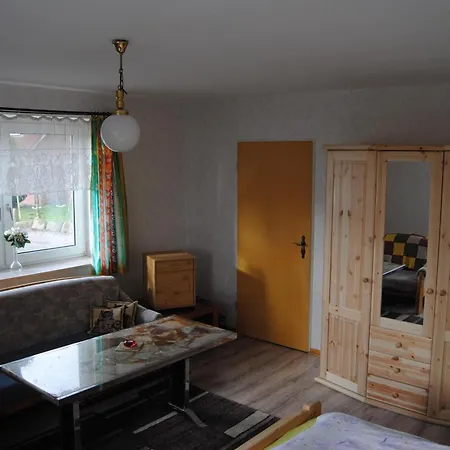 Schule 4 Apartman